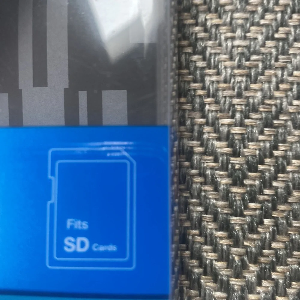 NEW Vivitar SD/ SDHC Card Reader/ Writer